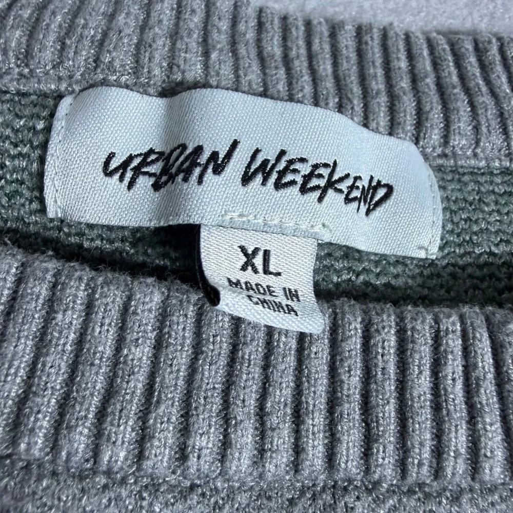 Urban Weekend New York Graphic Crewneck Sweater Grey Green Mens XL Collegiate